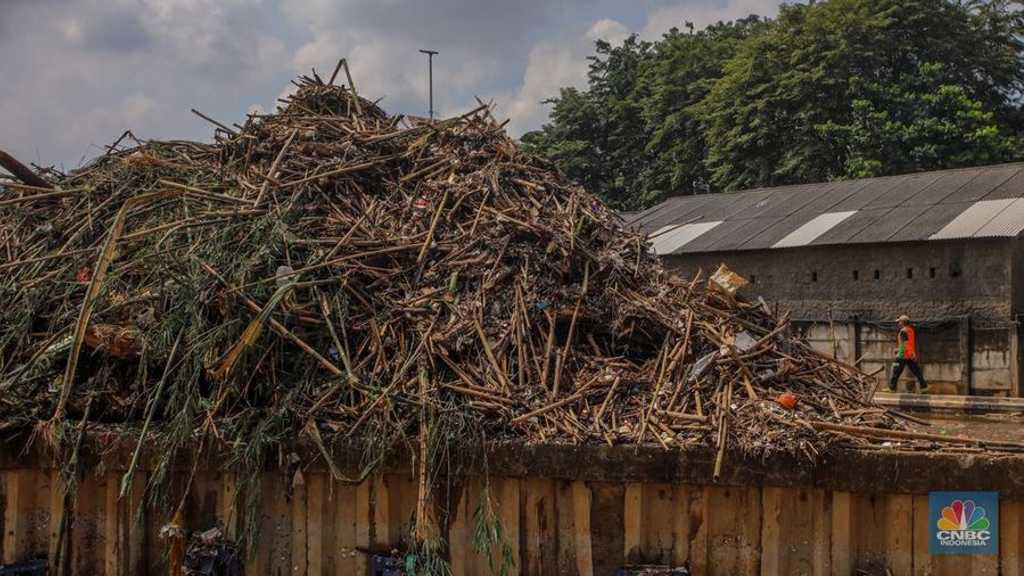 Menteri LHK Deklarasikan Darurat Sampah: Desak Kepala Daerah Bertindak