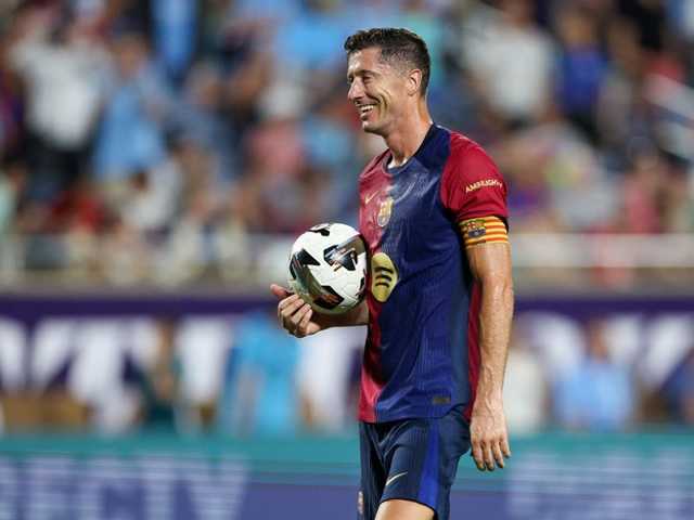 Kontrak Habis 2026, Barcelona Kalem Soal Masa Depan Lewandowski