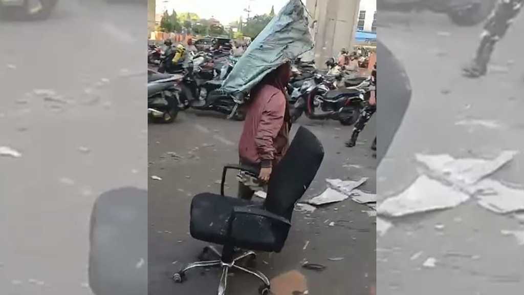 DPRD Makassar Ludes Terbakar, Mobil Wakil Wali Kota Ikut Dijarah