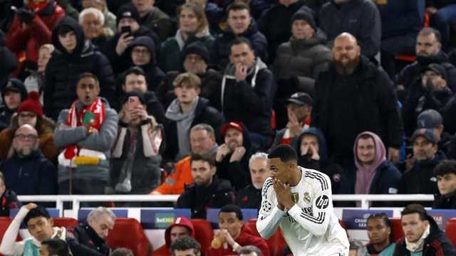 Dicemooh di Anfield, Courtois Bela Trent Alexander-Arnold: "Semoga Fans Memaafkan"