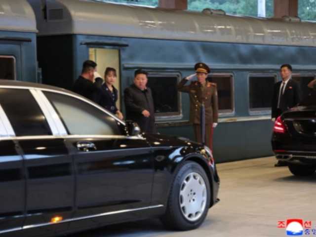 Kim Jong-un Pulang ke Pyongyang Usai Pertemuan Tiga Pemimpin, Putri Ju-ae Debut Diplomatik