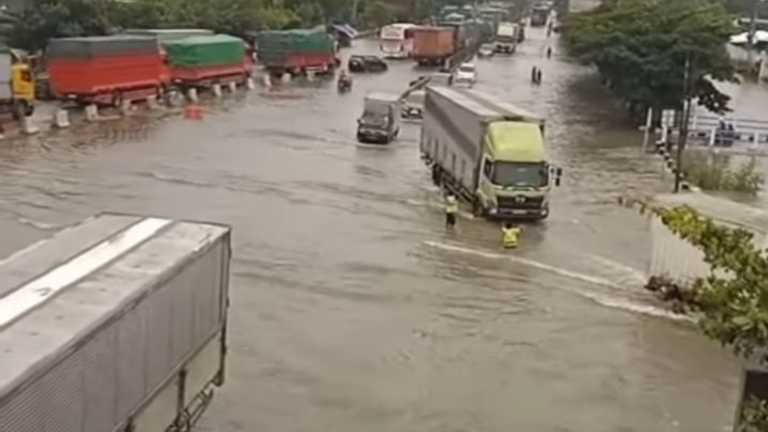 Banjir Semarang Makin Parah: 63 Ribu Jiwa Terdampak, Transportasi Lumpuh