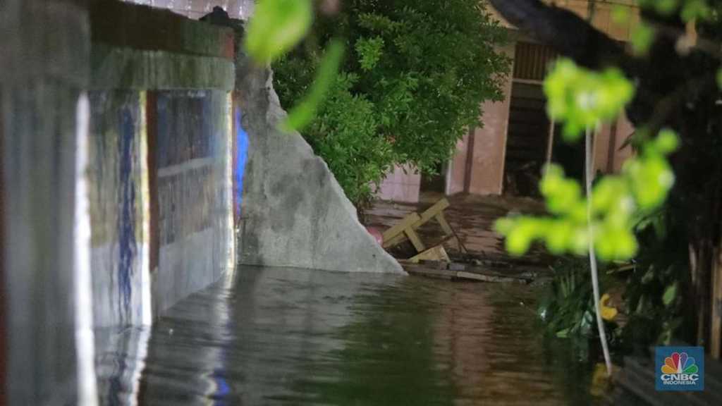 BMKG peringatkan: Bibit Siklon 90W dan Siklon MITAG pengaruhi cuaca Indonesia