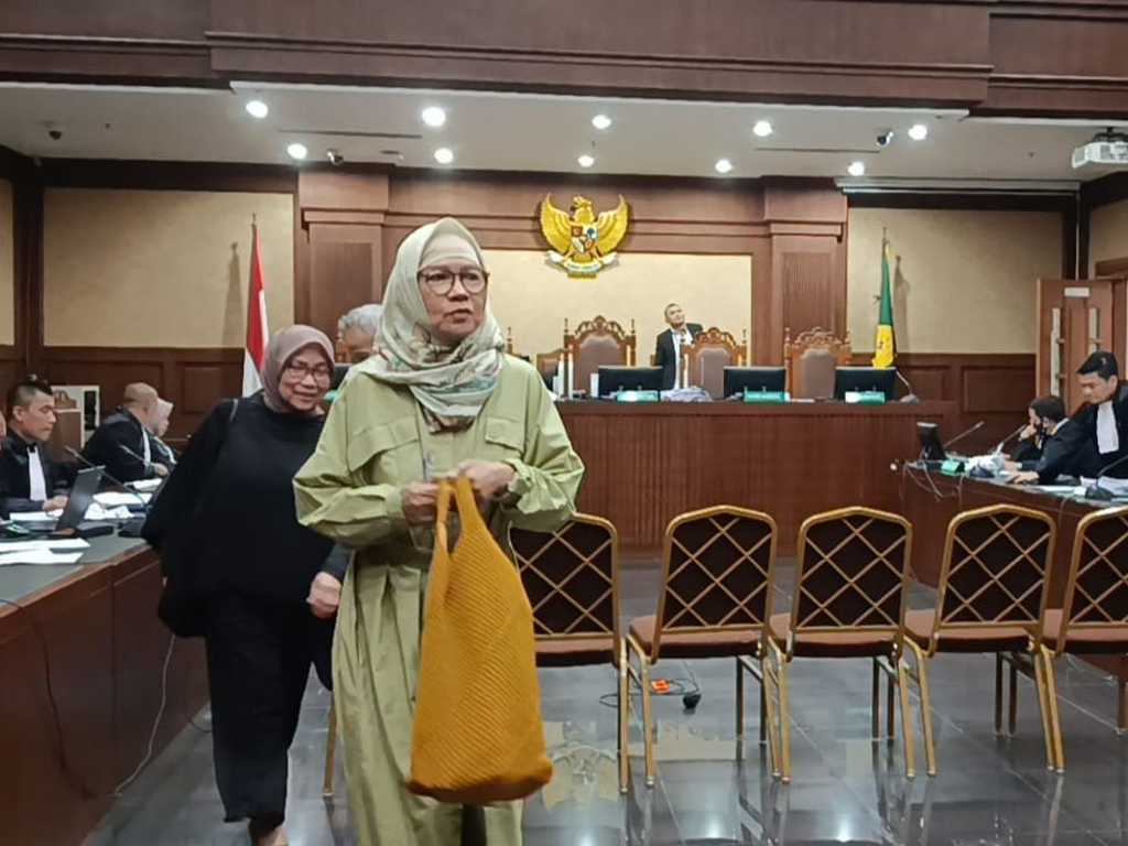 Karen Agustiawan Ungkap Awal Perkenalan dengan Riza Chalid di Sidang Korupsi