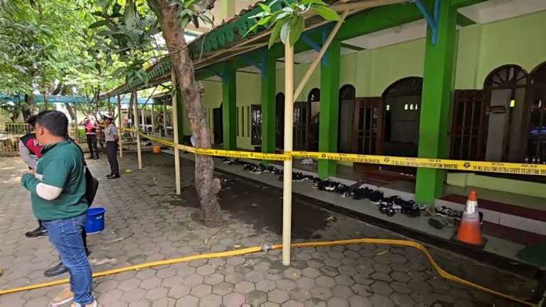 Ledakan SMAN 72: Densus 88 Temukan 7 Peledak, 96 Korban Terluka