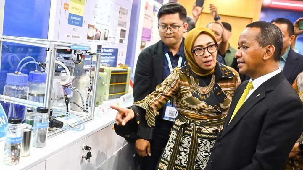 Proyek PLTS Terapung Terbesar di Sumatera Ditunda, Warga Singkarak Menolak Keras