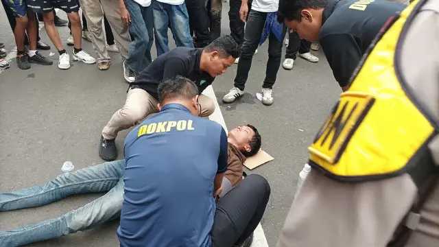 Pendemo di Monas kejang-kejang saat unjuk rasa, diduga epilepsi