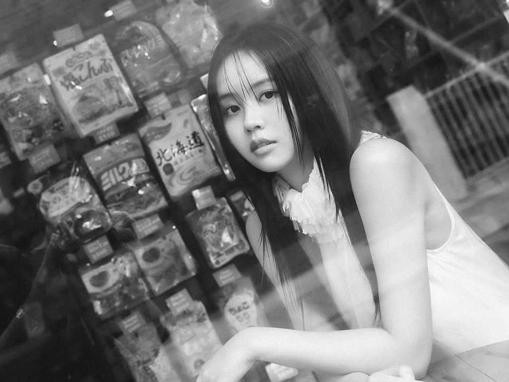 Kim So Hyun Pertimbangkan Drama Romantis Baru 'Romance Expert'