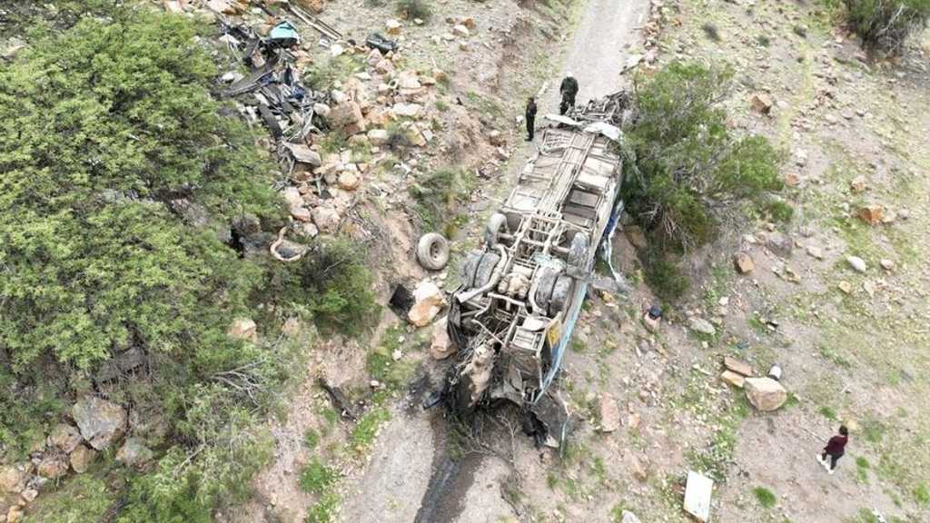 Kecelakaan Bus di Bolivia: 16 Tewas, Terguling ke Jurang 300 Meter