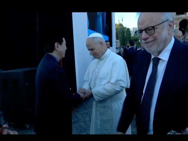 Arsjad Rasjid Ajak Dunia Lihat Ekonomi 
Lebih Manusiawi di Forum Perdamaian Roma