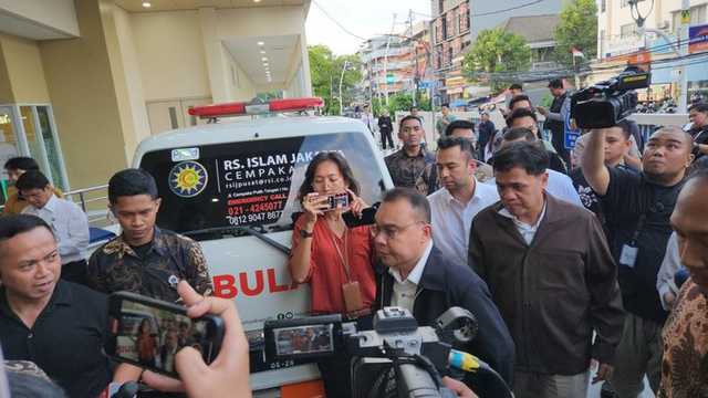 Wakil Ketua DPR dan Raffi Ahmad Jenguk Korban Ledakan SMAN 72