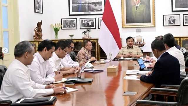 Prabowo pimpin rapat strategis, finalisasi stimulus ekonomi 2025