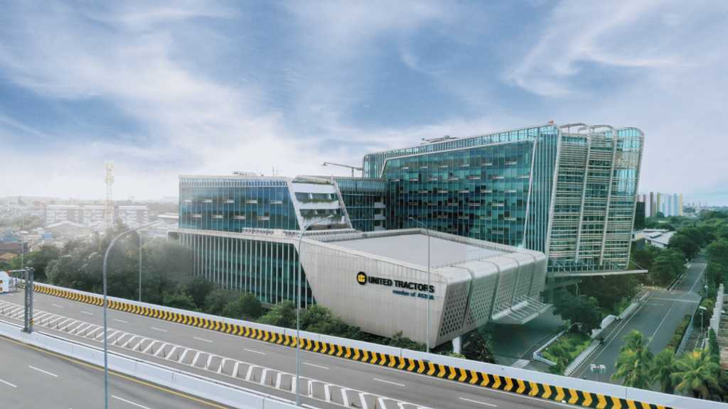 United Tractors (UNTR) akuisisi tambang emas ASA senilai Rp8,85 triliun
