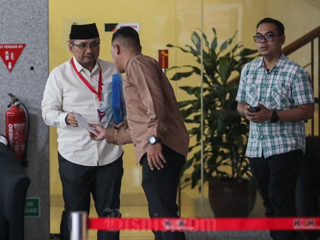 7 Jam Dicecar KPK, Eks Menag Yaqut Diteriaki 'Maling' Usai Diperiksa Kasus Korupsi Haji