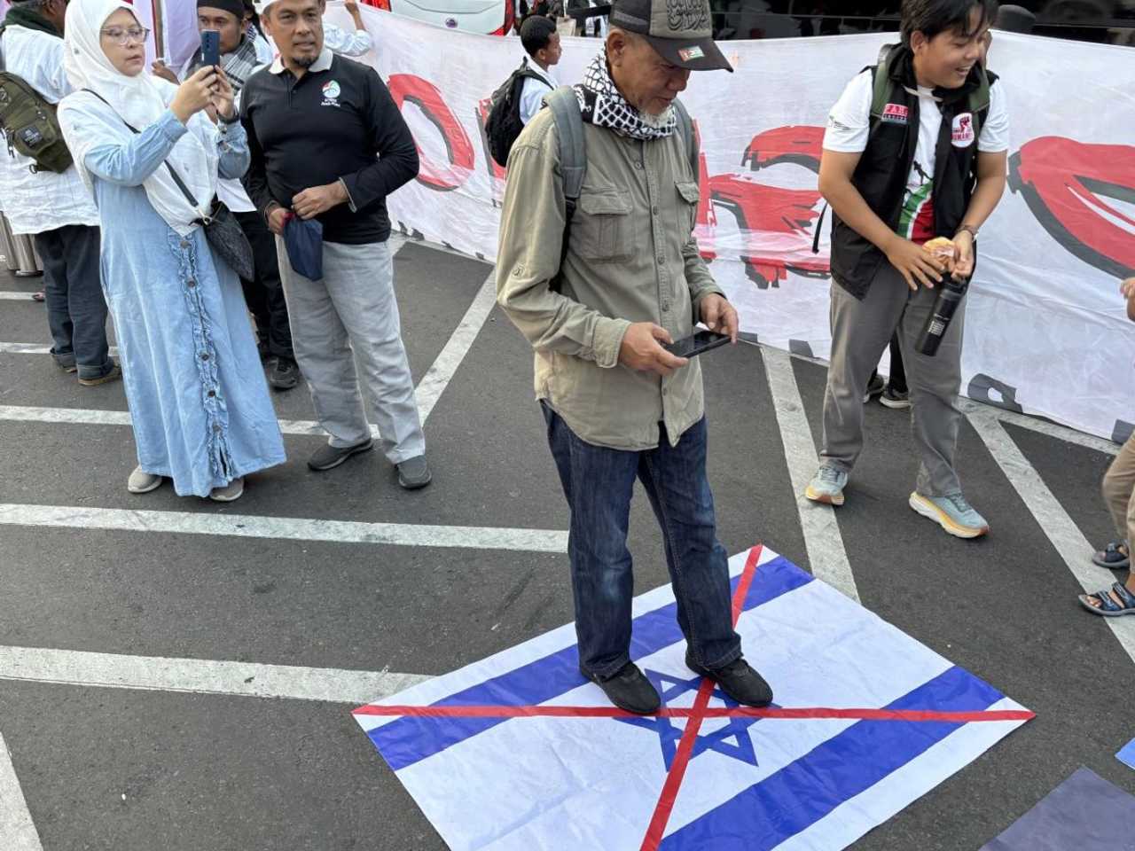 Search image article