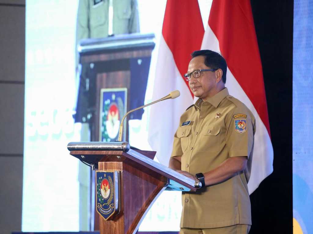 Mendagri Tito Karnavian gelar rakor dengan kepala daerah tangani keracunan MBG