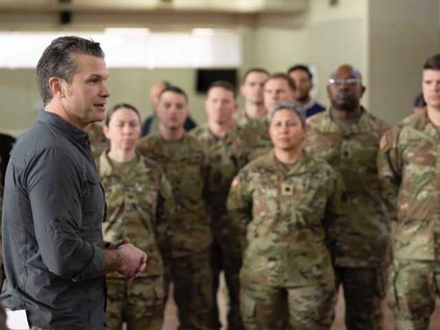 Menteri Pertahanan AS panggil perwira senior militer global untuk pertemuan langka di Virginia