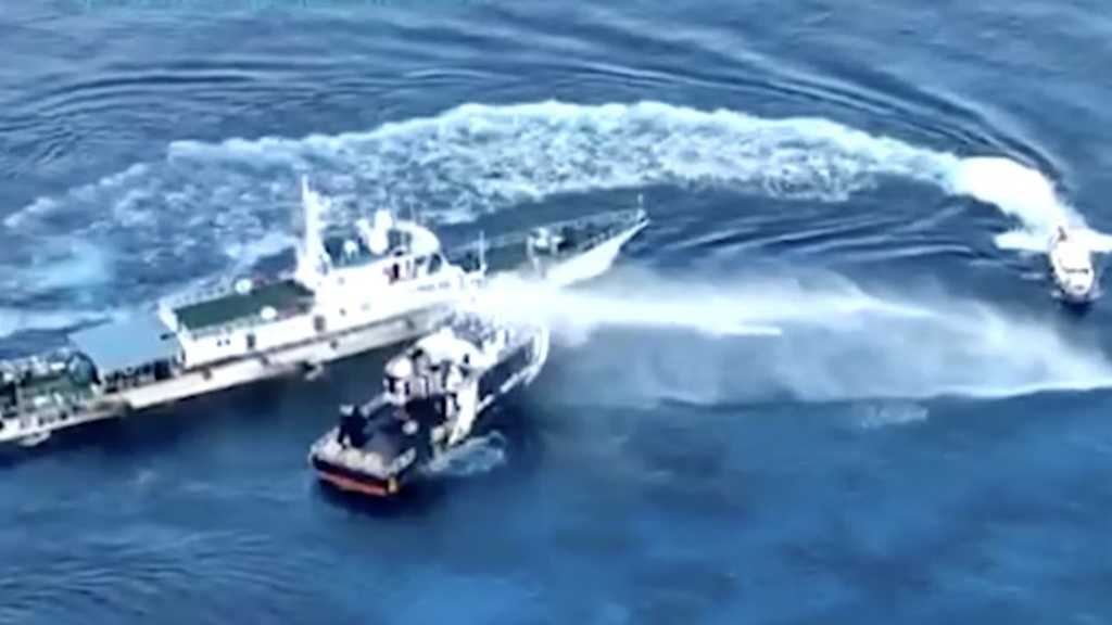 Penjaga Pantai China tembak meriam air ke kapal Filipina, lukai awak