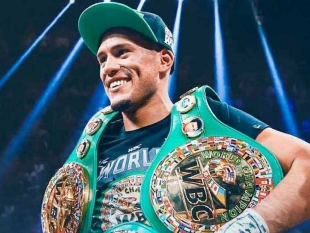 Dari Obesitas Berat, David Benavidez Jadi Juara Dunia WBC Paling Ditakuti