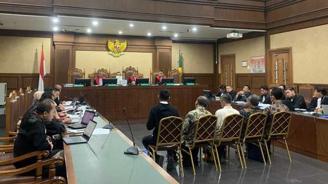 Hakim Effendi Menangis di Sidang: Adili Teman Sendiri Kasus Suap Migor