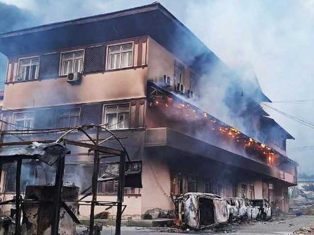 Istri Mantan PM Nepal Tewas Dibakar Demonstran di Kathmandu