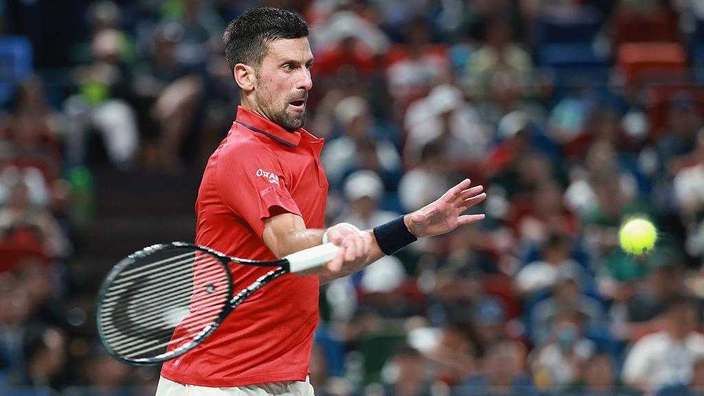 Djokovic Atasi Cedera dan Panas, Lolos Perempat Final Shanghai Masters