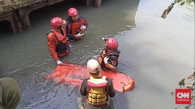 Arfan (9) Ditemukan Meninggal, Terseret Arus Selokan di Tangsel