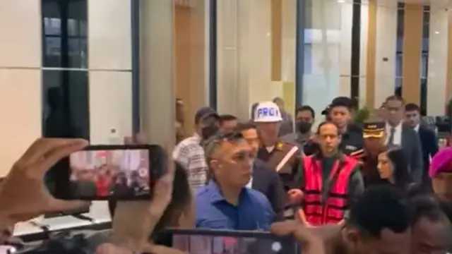 Search image article