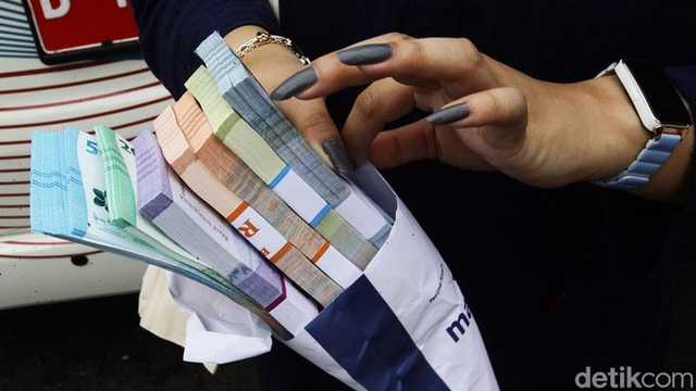 Dana Pemda Rp 234 Triliun Mengendap, DPR Desak Percepat Ekonomi Daerah