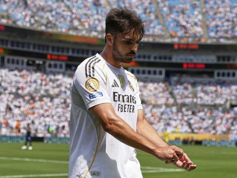 Real Madrid Blokir Transfer Raul Asencio ke Turki, Ini Alasannya!