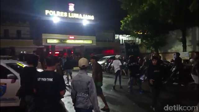 Keluarga Tersangka Tewas Serang Mapolres Lumajang, 18 Orang Diamankan