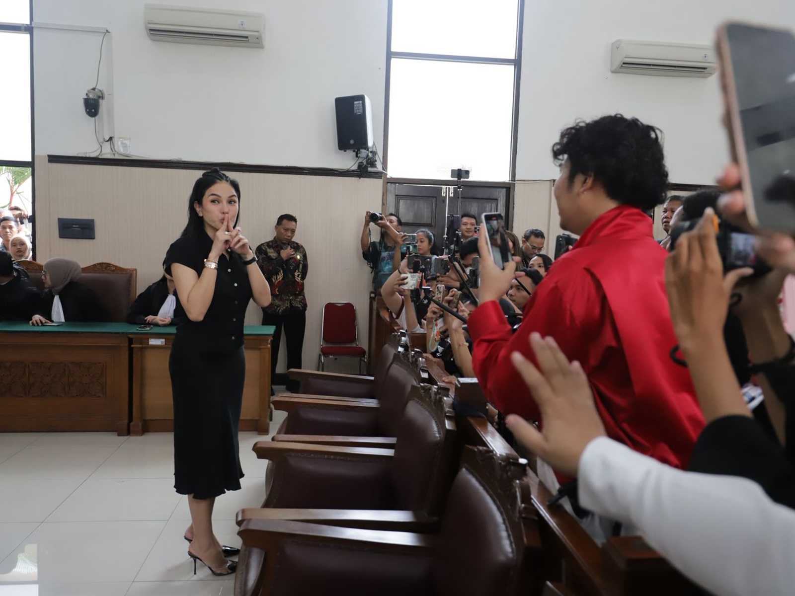 Nikita Mirzani Terbukti Bersalah, Divonis 4 Tahun Penjara Kasus Pemerasan