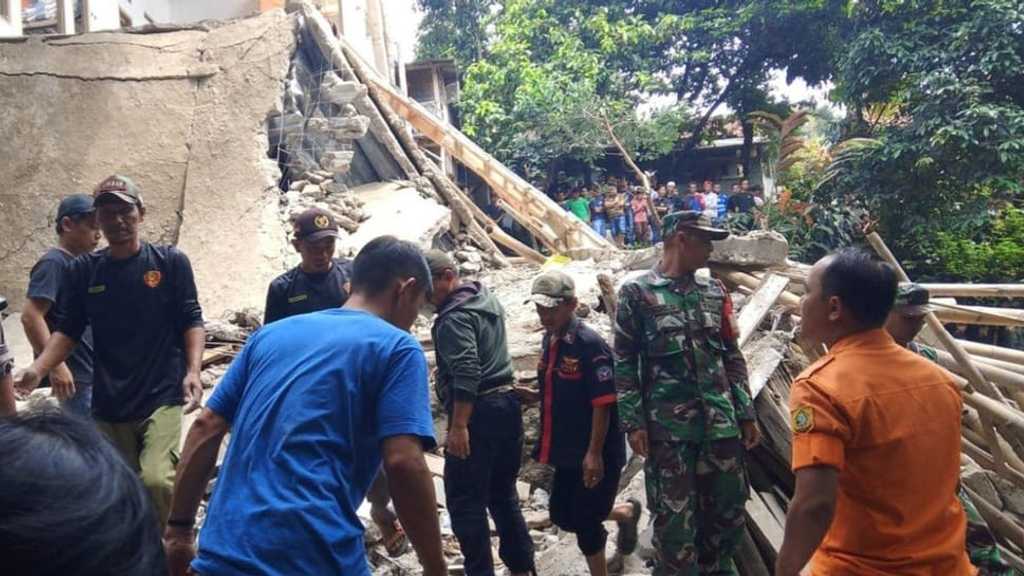 Tragis! Majelis di Bogor Ambruk Saat Maulid Nabi, 3 Tewas & Puluhan Luka