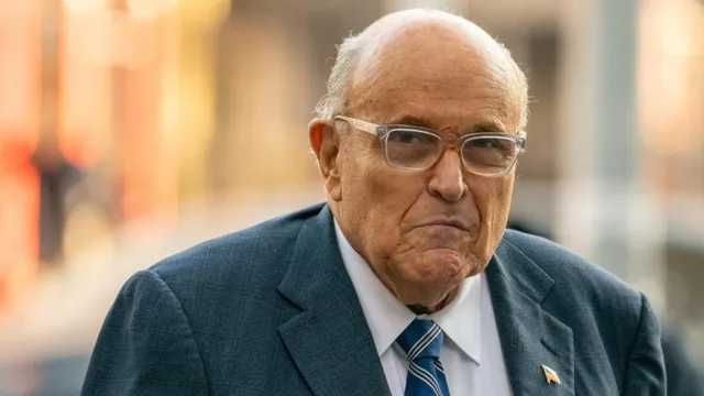 Rudy Giuliani Patah Tulang Usai Kecelakaan Mobil di New Hampshire