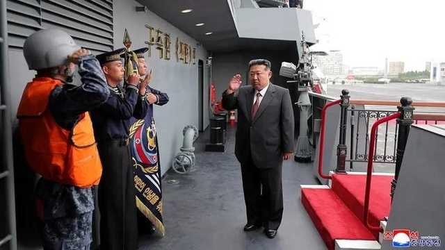 Kim Jong Un Perintahkan Kapal Perang Hukum Provokasi Musuh