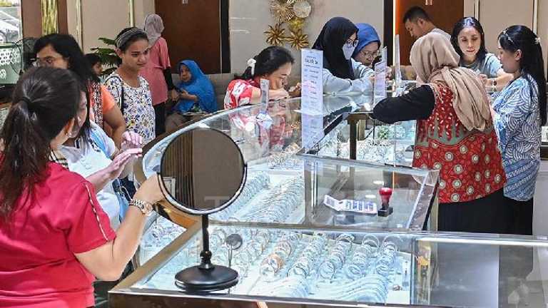 Harga Emas Antam Melonjak Rp21.000, Tembus Rp2 Juta per Gram Hari Ini!