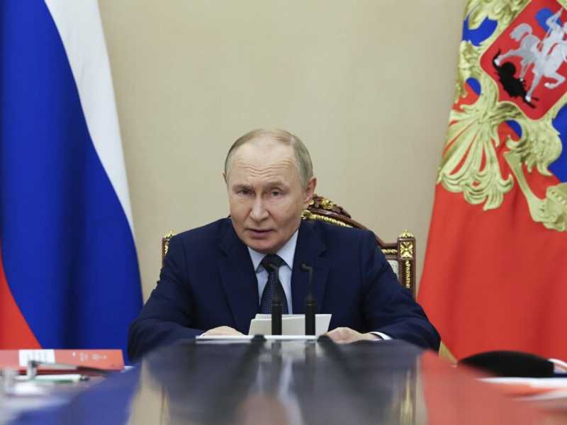 Putin: Rusia patuhi batas senjata nuklir setahun lagi