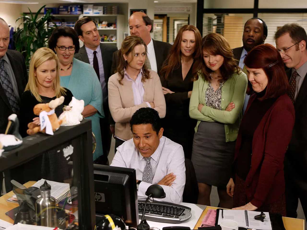 Bintang The Office Oscar Nuñez dan Kate Flannery menang $1 juta di Millionaire