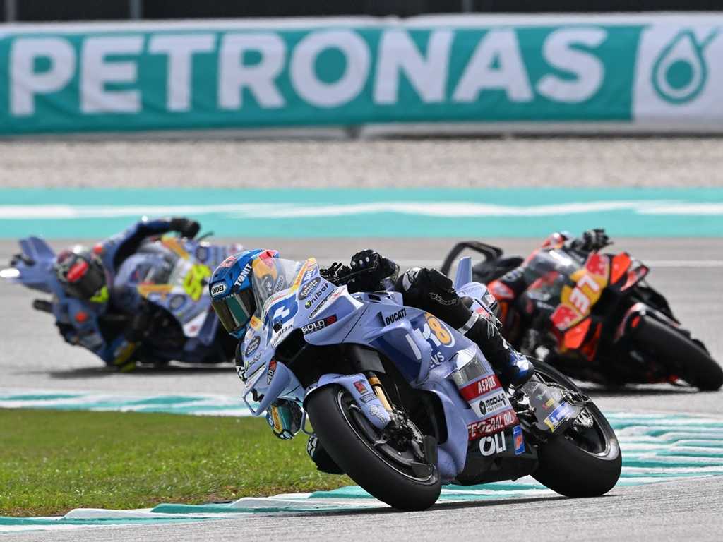 Hasil MotoGP Malaysia 2025: Alex Marquez Kalahkan Acosta, Bagnaia Gagal Finis