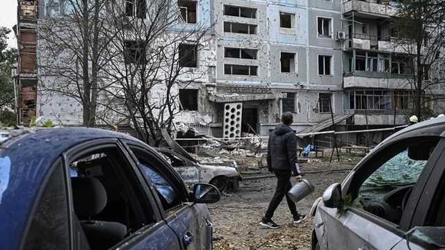 Serangan Drone Rusia di Kyiv: Tiga Tewas, Puluhan Terluka Termasuk Anak-anak