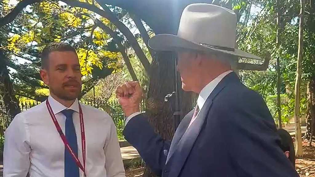 Bob Katter Ngamuk, Ancam Pukul Jurnalis yang Singgung Darah Lebanon
