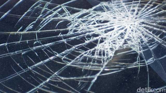 Taksi Hilang Kendali, Picu Kecelakaan Beruntun Libatkan 2 Motor di Cideng Timur