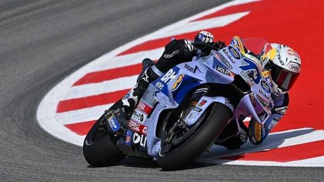Alex Marquez Juara MotoGP Catalunya 2025, Kalahkan Kakak Marc dalam Duel Sengit!