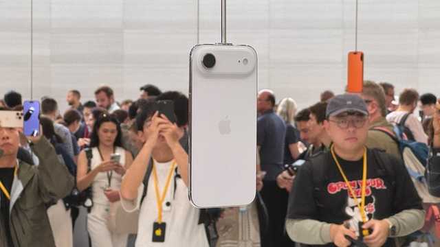Tim Cook Jamin Baterai iPhone Air Awet Berkat Desain eSIM