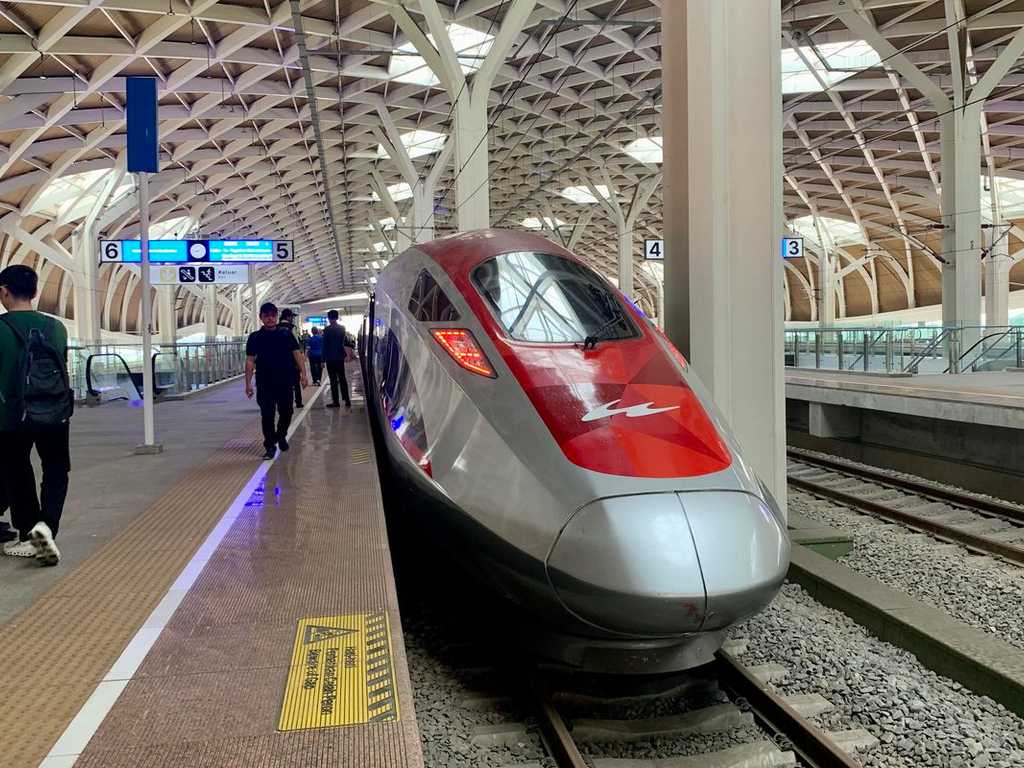 Kereta Cepat Whoosh: KPK Mulai Selidiki Dugaan Mark Up Anggaran