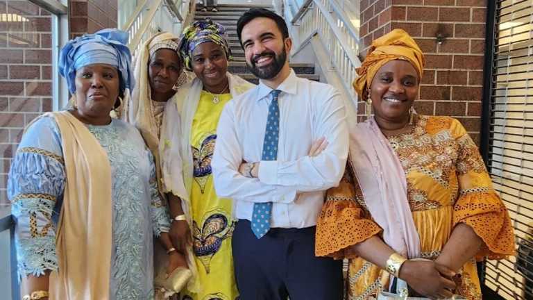 Zohran Mamdani Menang Wali Kota New York, Sinyal Kebangkitan Islam di Politik AS?