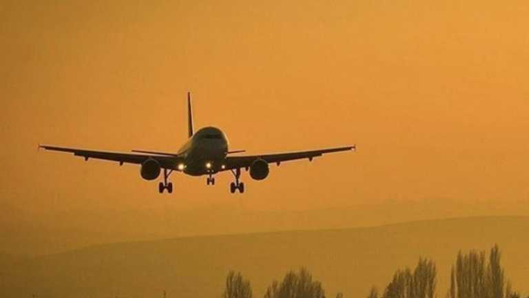 Pengontrol Lalu Lintas Udara Paris Tertidur, Pesawat Berputar 18 Menit