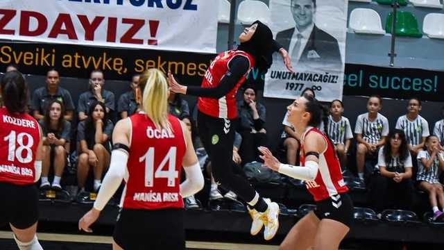 Megawati 'Megatron' Ganas, Buka Poin & Cetak 8 Angka, Manisa Menang 3-1