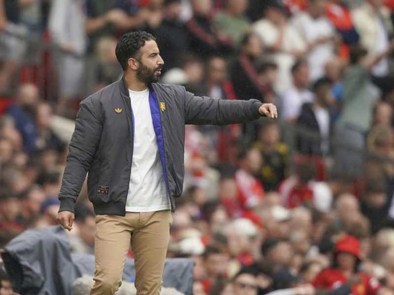 Phil Jones Desak MU Tak Gegabah Pecat Ruben Amorim: Terlalu Dini!