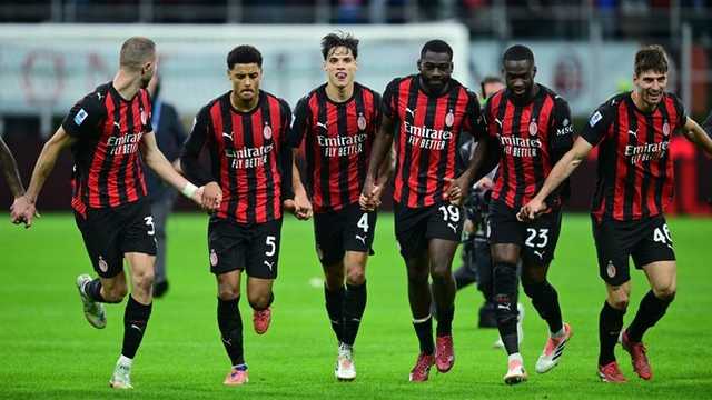 AC Milan Kalahkan Roma, Napoli Puncaki Klasemen Liga Italia